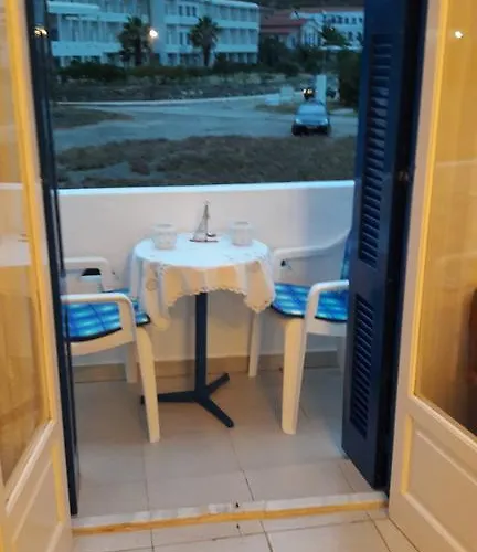 House Kythnos Λουτρά