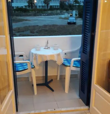 House Kythnos Loutrá